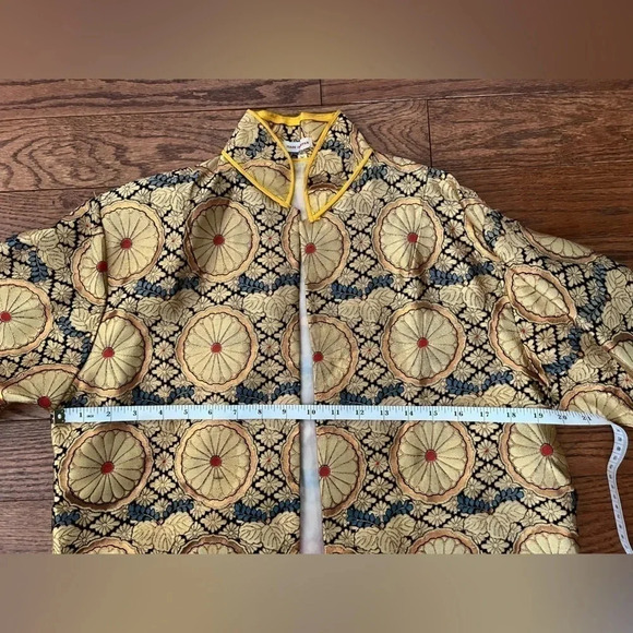 Beautiful Vintage Gold Brocade Jacket 🇯🇵 - Picture 4 of 9